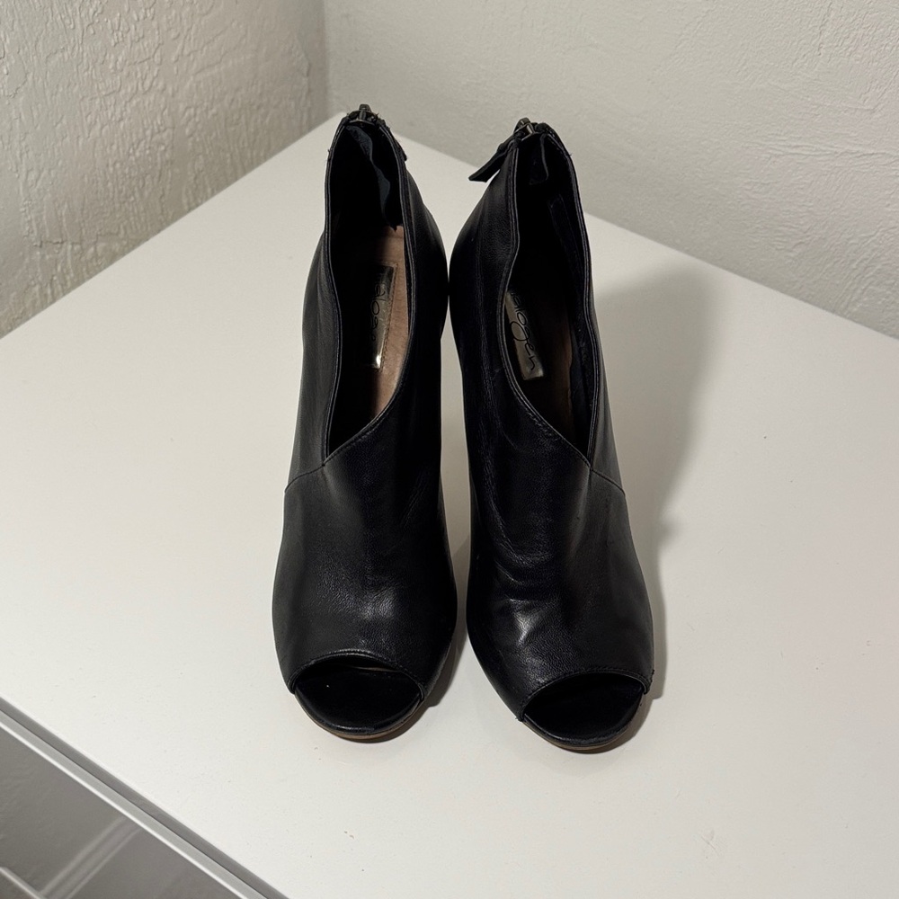 Halogen Black Peep-Toe Ankle Boots